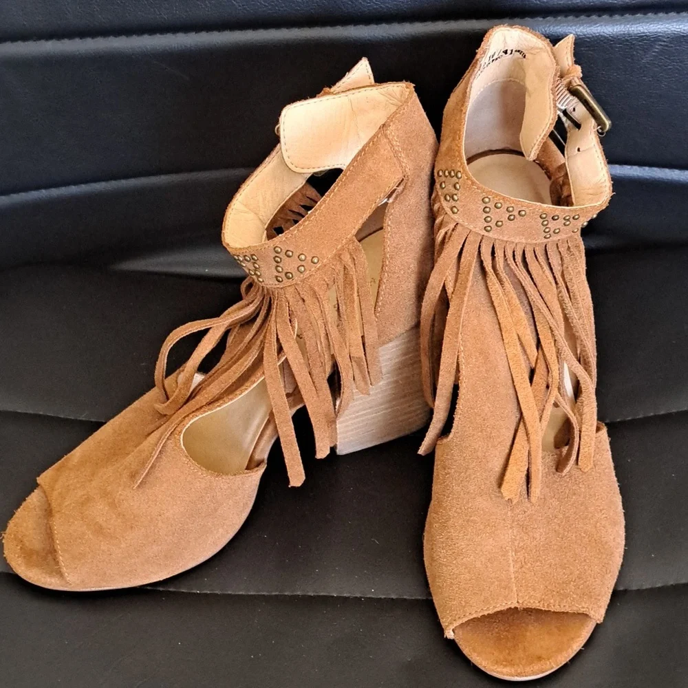 BOHO Chinese Laundry Sandals - Picture 1 of 8